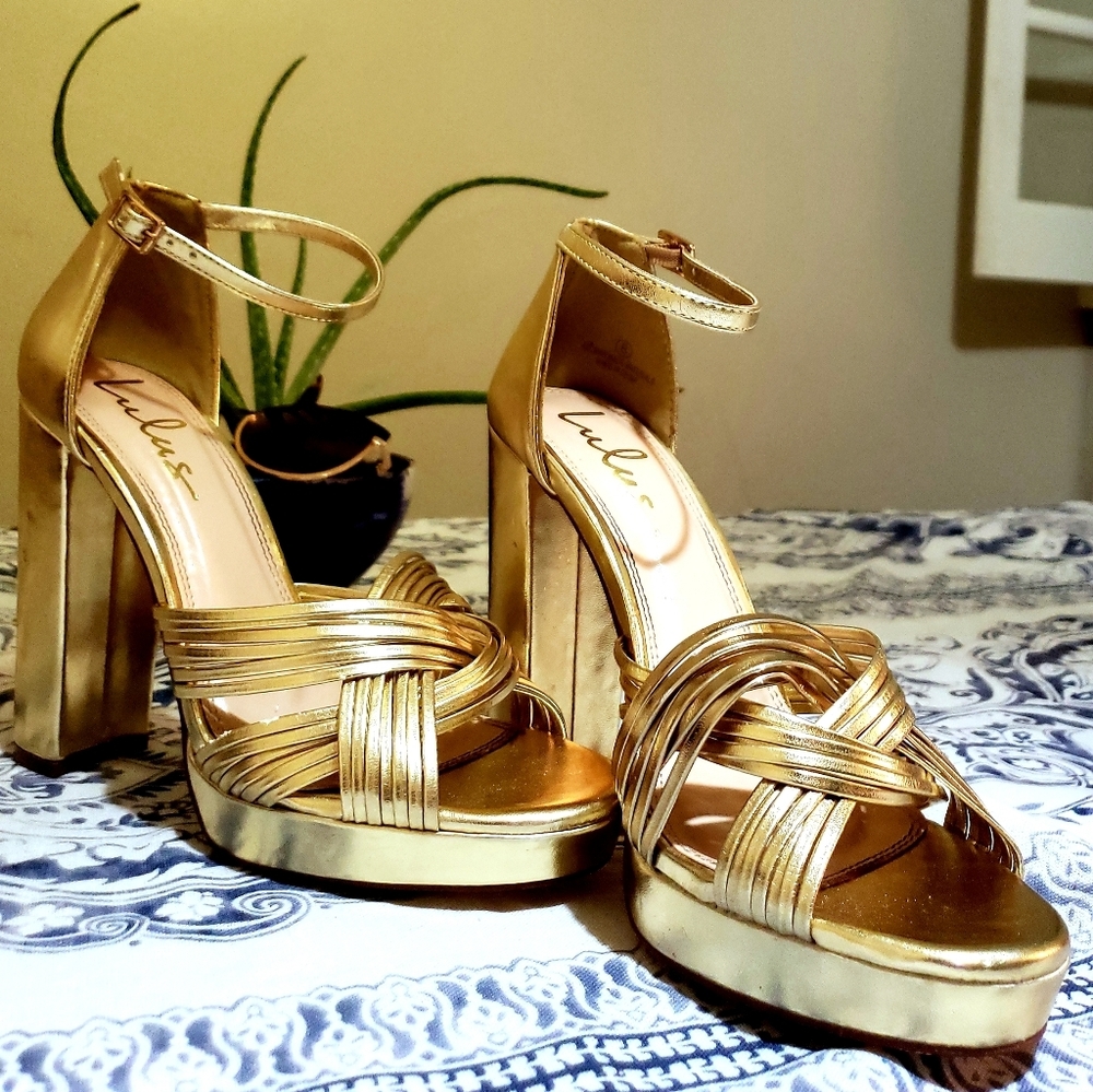 LuLu's Size 8 Gold Heels